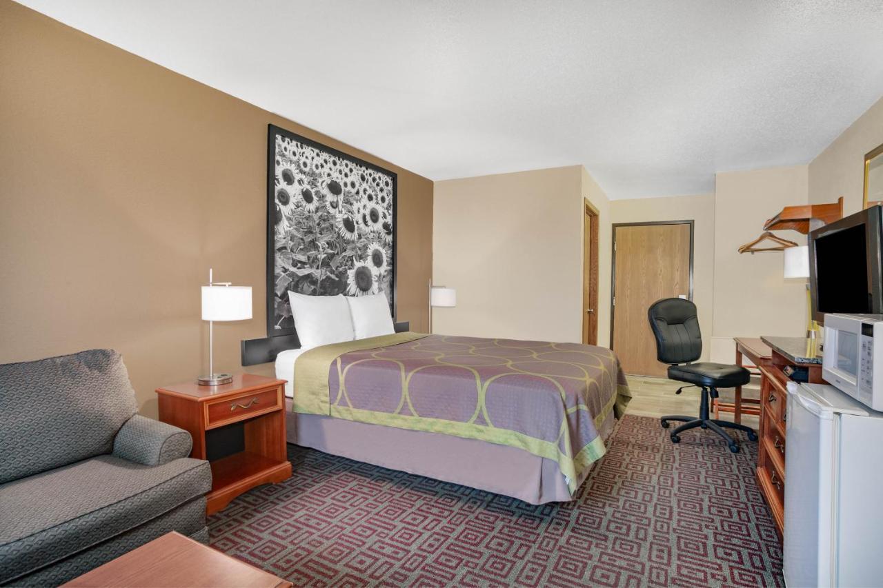 Super 8 By Wyndham Fort Madison Eksteriør billede