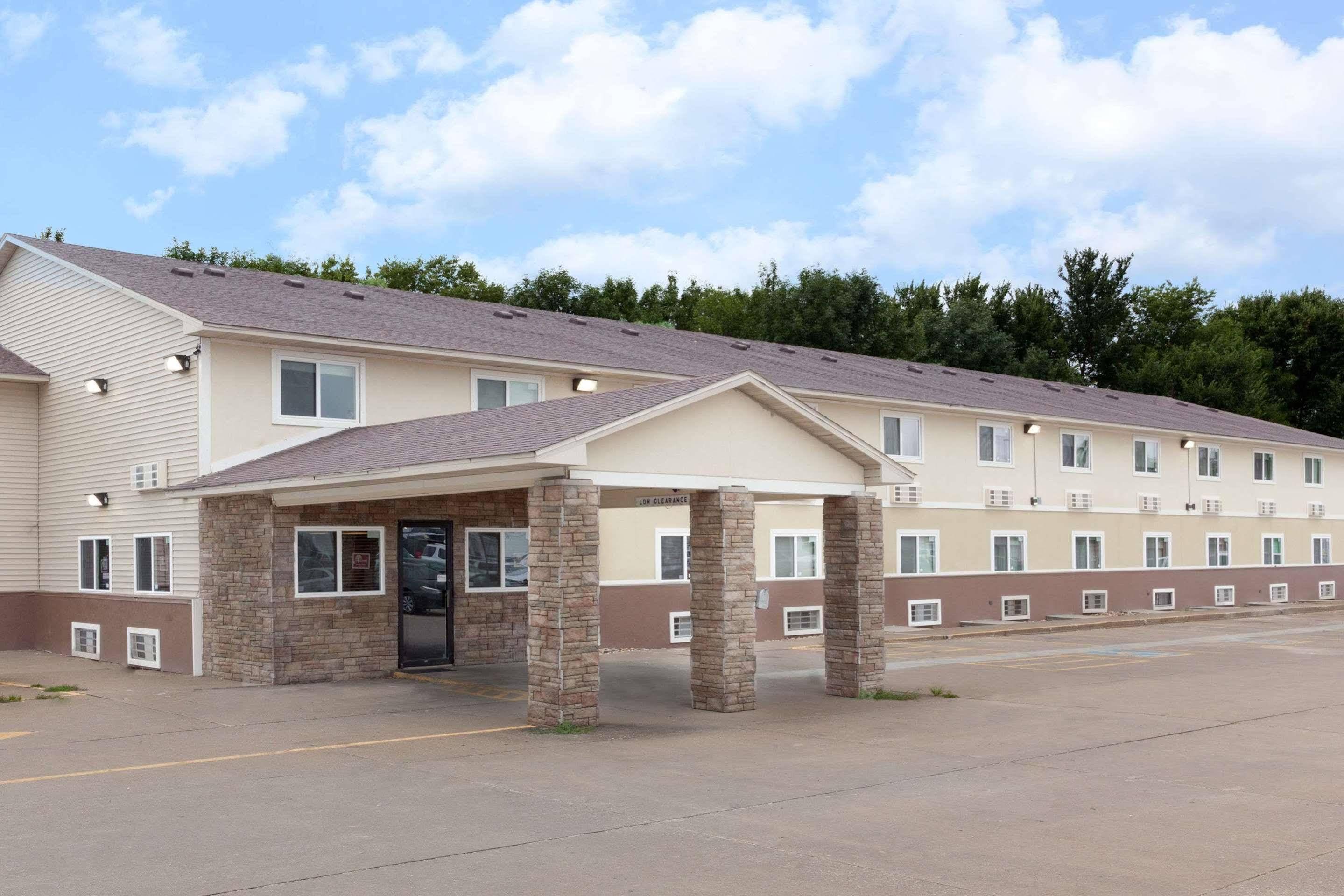 Super 8 By Wyndham Fort Madison Eksteriør billede